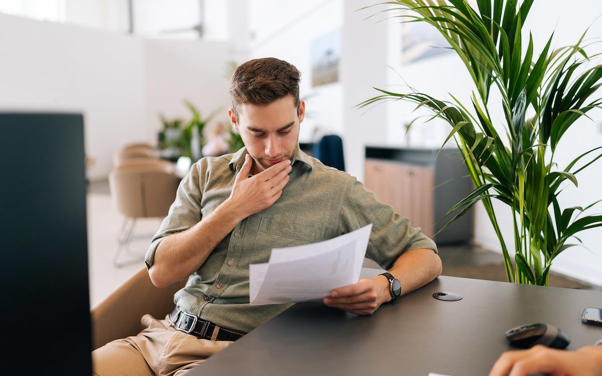buyer reading market stats